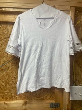 RUBY RD/Ladies White V-Neck Lace Trim Top 100% cotton